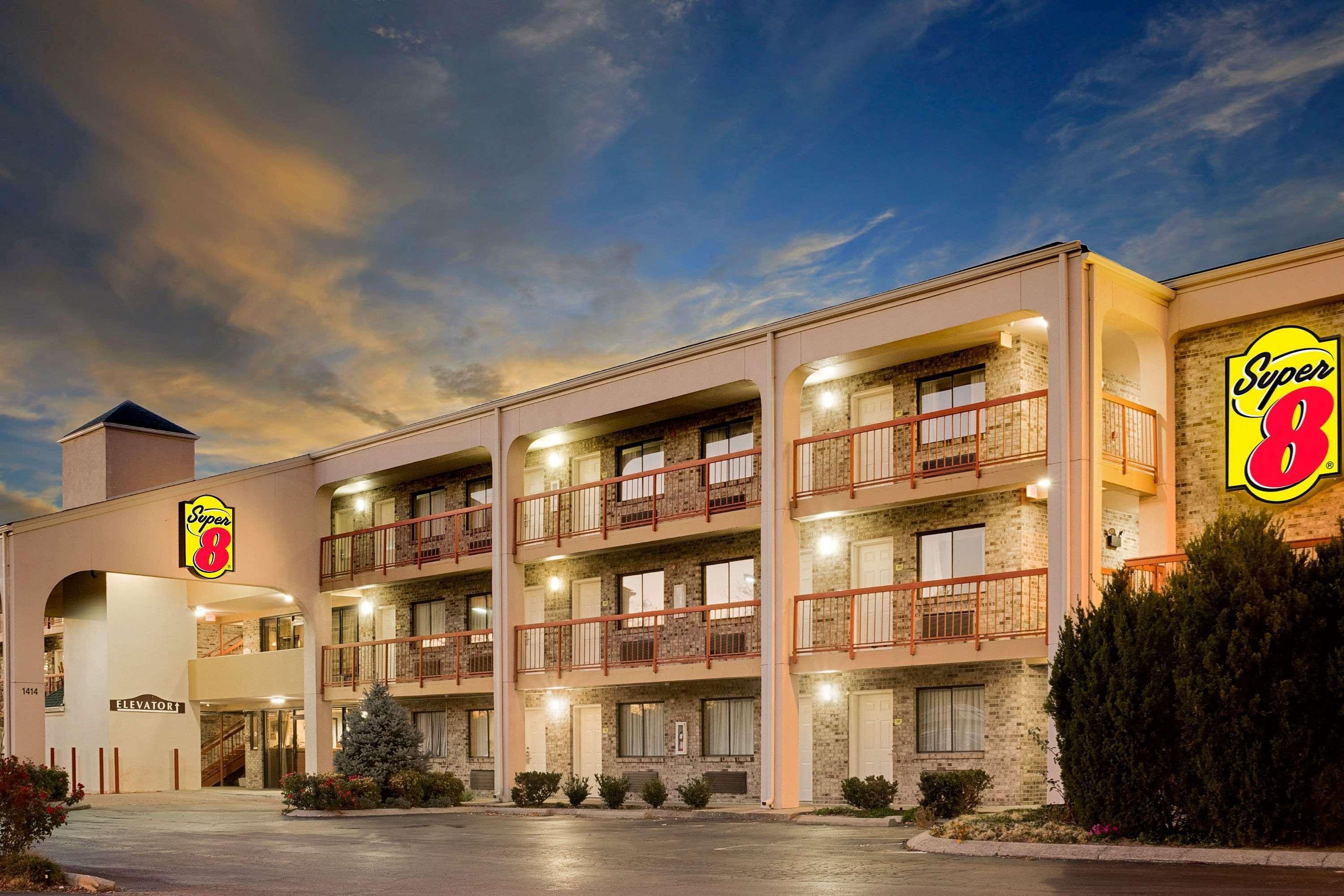 Motel Super 8 By Wyndham Hermitage