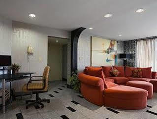 Super 8 By Wyndham Hermitage Nashville